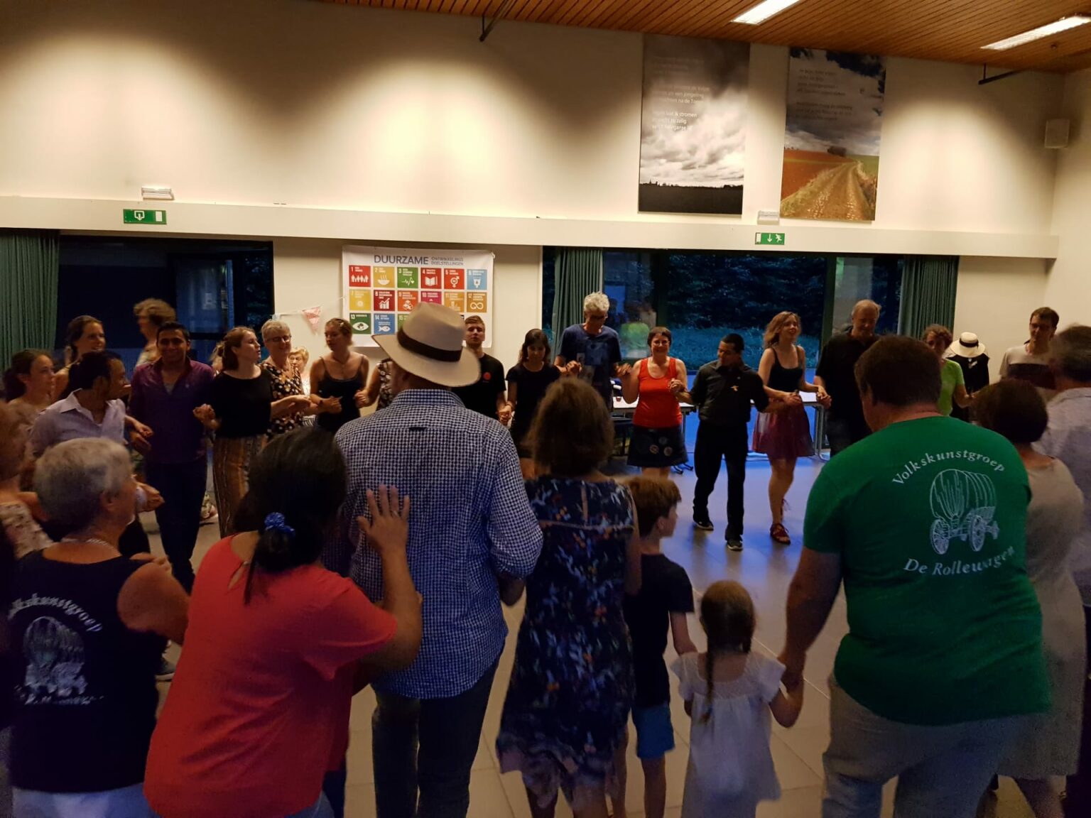 Volksdansen Volksdansen!? – Volkskunstgroep